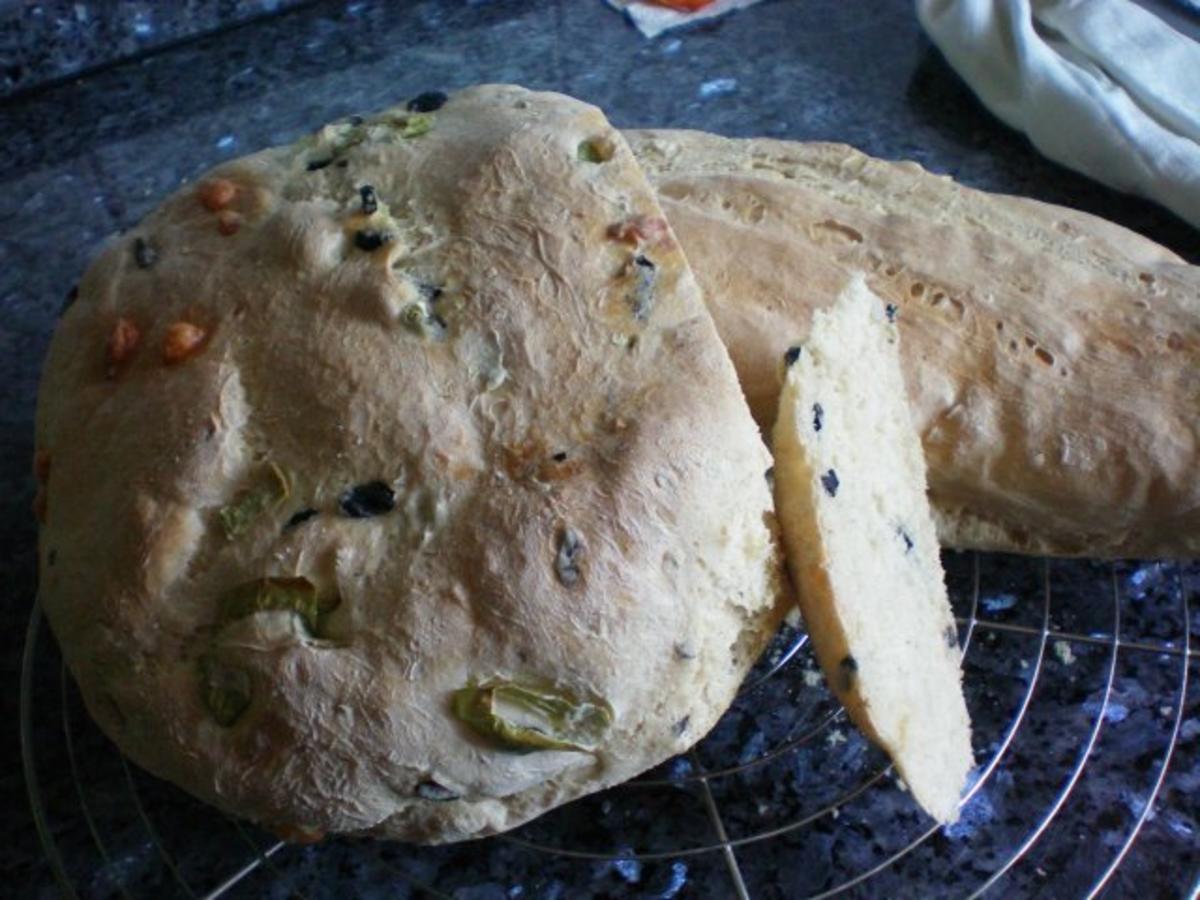 Brot: Weißbrot mit Oliven und Peperoni - Rezept - Bild Nr. 6