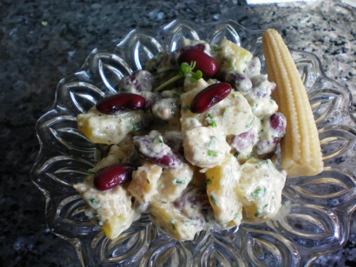 Bilder für Salat: Kartoffelsalat mit Kidneybohnen und Babymais - Rezept
