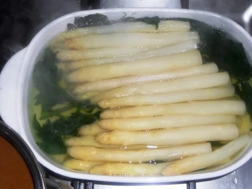 Putenrollbraten in Sahnesauce à la "Oòrndrasch"...( Rzpt. um 1990) - Rezept - Bild Nr. 27