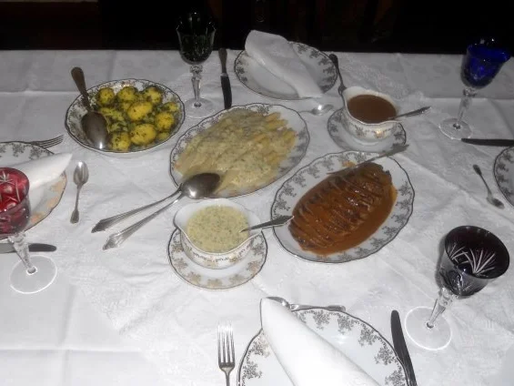 Putenrollbraten in Sahnesauce à la "Oòrndrasch"...( Rzpt. um 1990) - Rezept - Bild Nr. 2