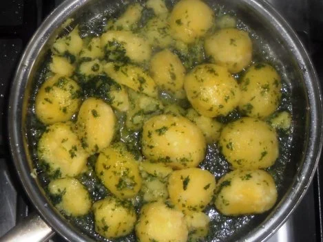 Putenrollbraten in Sahnesauce à la "Oòrndrasch"...( Rzpt. um 1990) - Rezept - Bild Nr. 38