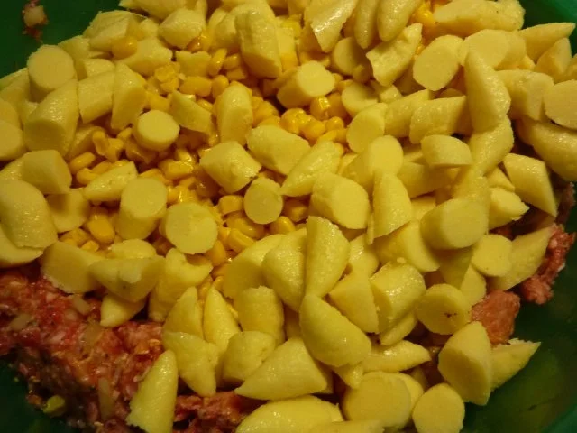 Rezept: FL:Rind/Schwein: Hackkuchen überbacken Bild Nr. 3 FL:Rind/Schwein: Hackkuchen überbacken - Rezept - Bild Nr. 3