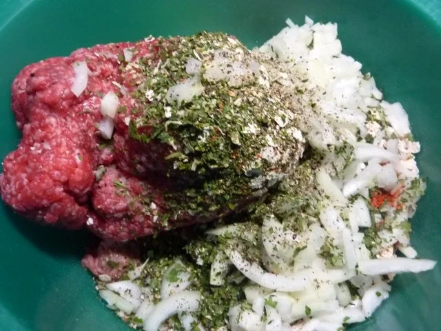 Rezept: FL:Rind/Schwein: Hackkuchen überbacken Bild Nr. 2 FL:Rind/Schwein: Hackkuchen überbacken - Rezept - Bild Nr. 2