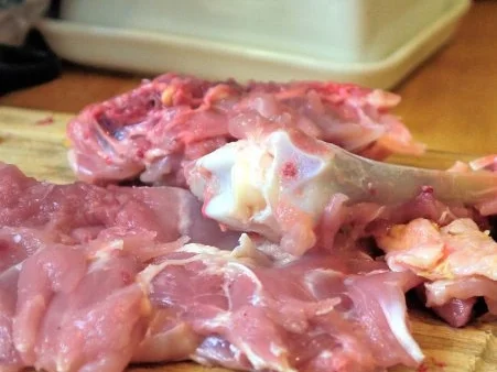 Geschmorte Hähnchenschenkel mit breiten Schnittbohnen - Rezept - Bild Nr. 2