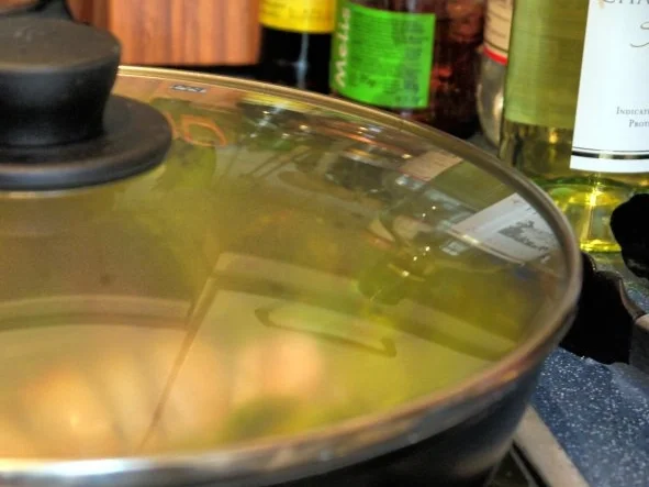 Geschmorte Hähnchenschenkel mit breiten Schnittbohnen - Rezept - Bild Nr. 14