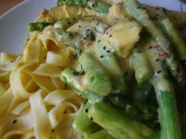 Pute mit Sesamkruste  in Käsesauce mit grünem Spargel - Rezept - Bild Nr. 13