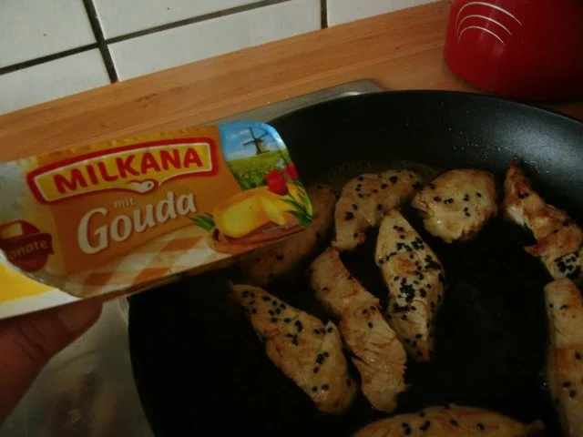 Pute mit Sesamkruste  in Käsesauce mit grünem Spargel - Rezept - Bild Nr. 9