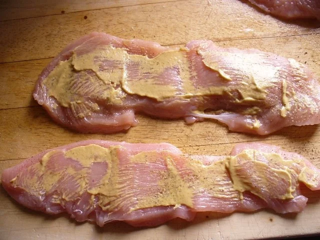 Rezept: Hähnchenbruströllchen mit Champignons auf Eisbergsalat Bild Nr. 3 Hähnchenbruströllchen mit Champignons auf Eisbergsalat - Rezept - Bild Nr. 3