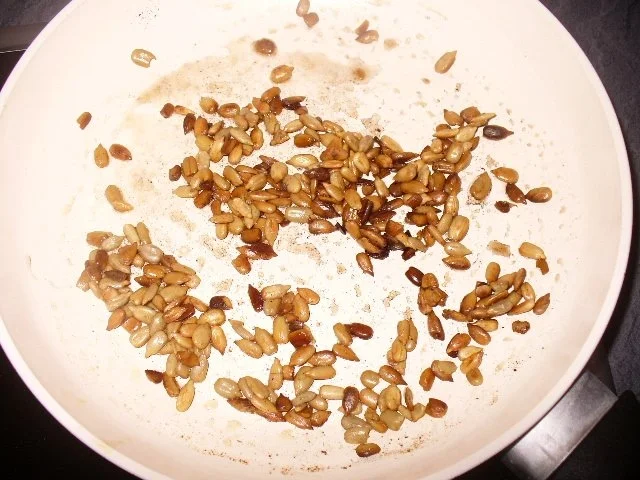 Rezept: Hähnchenbruströllchen mit Champignons auf Eisbergsalat Bild Nr. 14 Hähnchenbruströllchen mit Champignons auf Eisbergsalat - Rezept - Bild Nr. 14