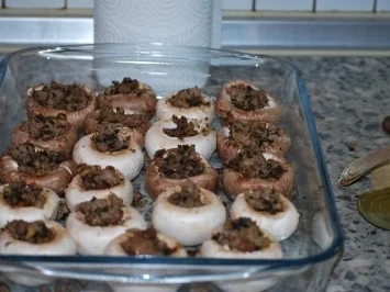 Gefüllte Riesenchampignons in Tomaten-Sahnesoße - Rezept - Bild Nr. 2