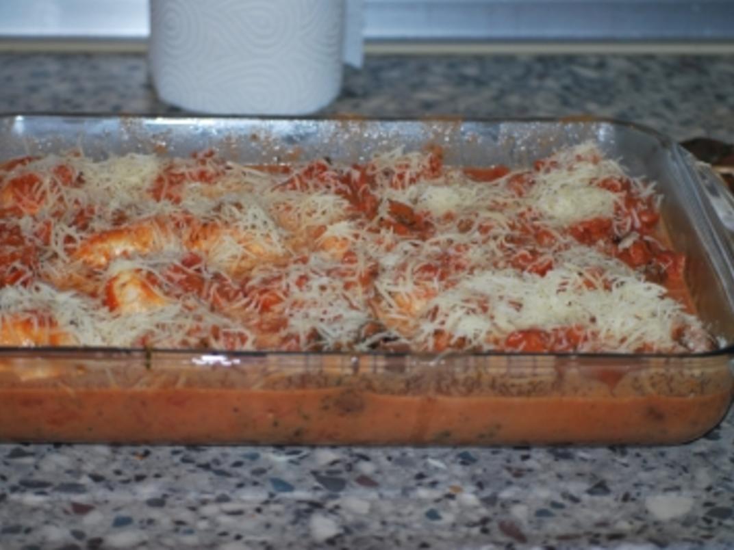 Gefüllte Riesenchampignons in Tomaten-Sahnesoße - Rezept - kochbar.de