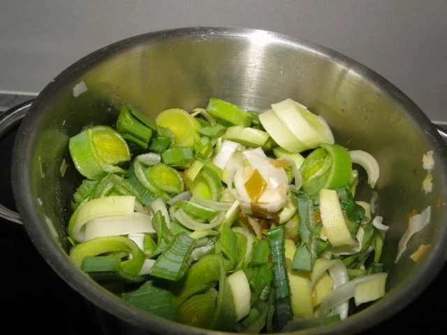 Rezept: Porree-Kräutersahne mit Pilzen und Cocktailtomaten ideal für Nudeln Bild Nr. 3 Porree-Kräutersahne mit Pilzen und Cocktailtomaten ideal für Nudeln - Rezept - Bild Nr. 3