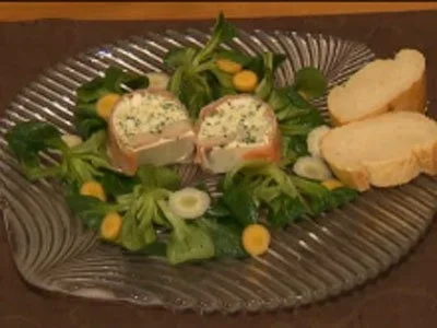 Terrine mit Lachs, geräucherter Forelle  und Grüner Soße an Feldsalat - Rezept