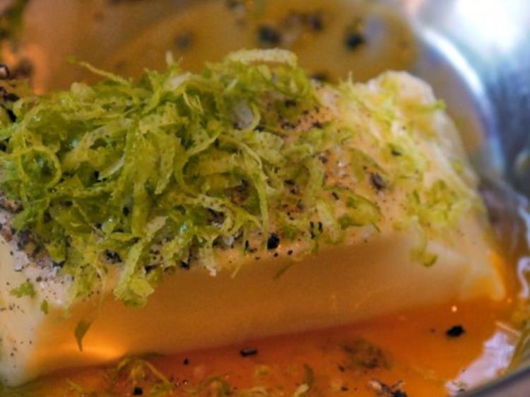 Rotbarschfilet mit Senf Thymian Kruste auf Gemüse Quinoa - einfach ...