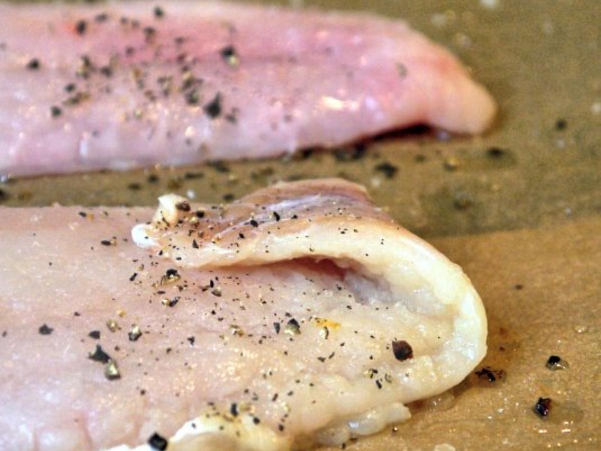 Rotbarschfilet mit Senf-Thymian-Kruste auf Gemüse-Quinoa - Rezept ...