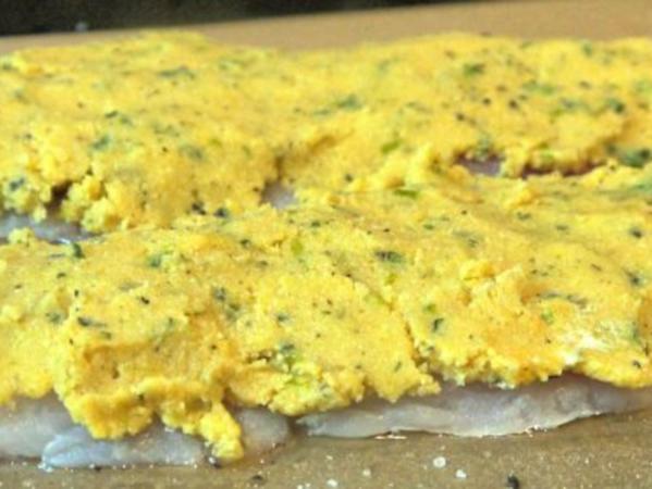 Rotbarschfilet mit Senf Thymian Kruste auf Gemüse Quinoa - einfach ...