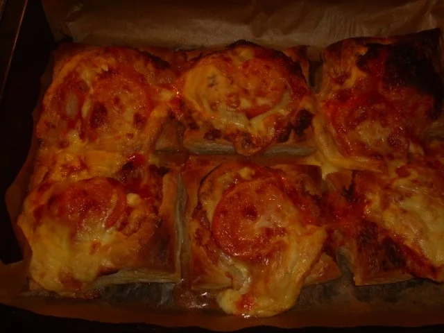 Rezept: Blätterteigpizza Blätterteigpizza - Rezept