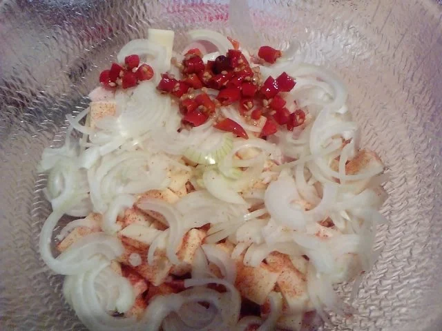 HEUTE BLEIBT DIE KÜCHE KALT -- EIDGENÖSSISCHER WURSTSALAT FEURIO - Rezept - Bild Nr. 4