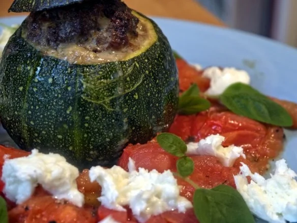 Gefüllte Zucchini mit Vanille-Tomaten - Rezept