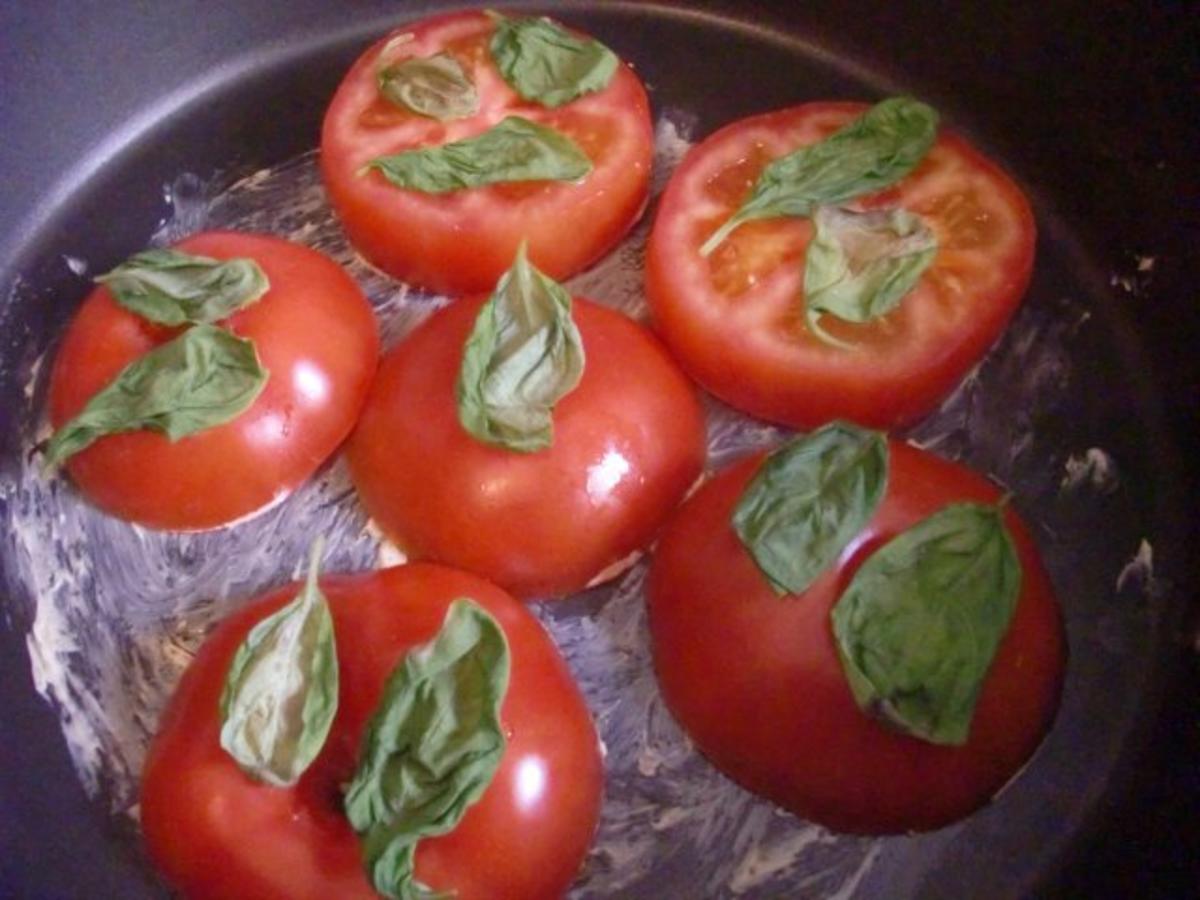 überbackene Tomaten mit Basilikum und Ziegenkäse - Rezept - Bild Nr. 4
