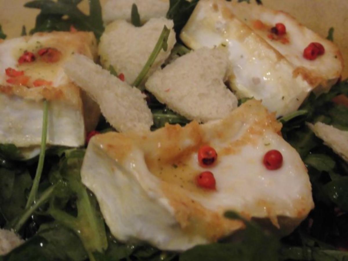 Rucola Salat mit Ziegenkäse und rosa Pfeffer - Rezept