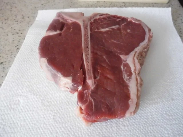 T Bone oder Porterhouse Steak - Würzbutter - gebräunte Champignons und Fritten Spalten - Rezept - Bild Nr. 3