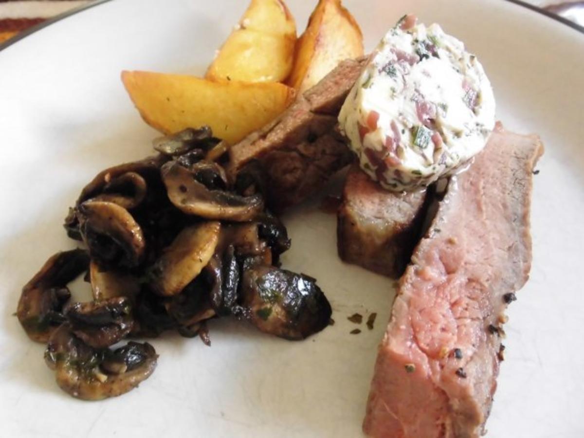 Bilder für T Bone oder Porterhouse Steak - Würzbutter - gebräunte Champignons und Fritten Spalten - Rezept