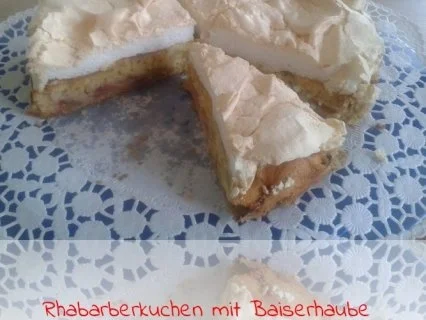 Rezept: Rhabarberkuchen mit Baiserhaube Rhabarberkuchen mit Baiserhaube - Rezept