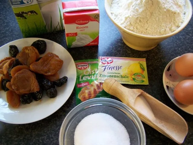 Rezept: geflochtenes Früchtebrot Bild Nr. 2 geflochtenes Früchtebrot - Rezept - Bild Nr. 2