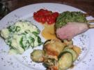 Lammcarrée mit Bärlauchkruste, an Bärlauchstampf und Zucchinigratin - Rezept