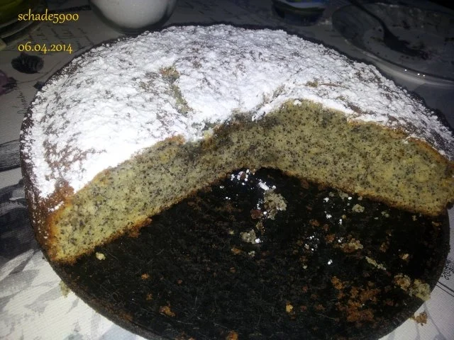 Rezept: Angehauchter Rührkuchen mit Marzipan und Mohn Bild Nr. 2 Angehauchter Rührkuchen mit Marzipan und Mohn - Rezept - Bild Nr. 2