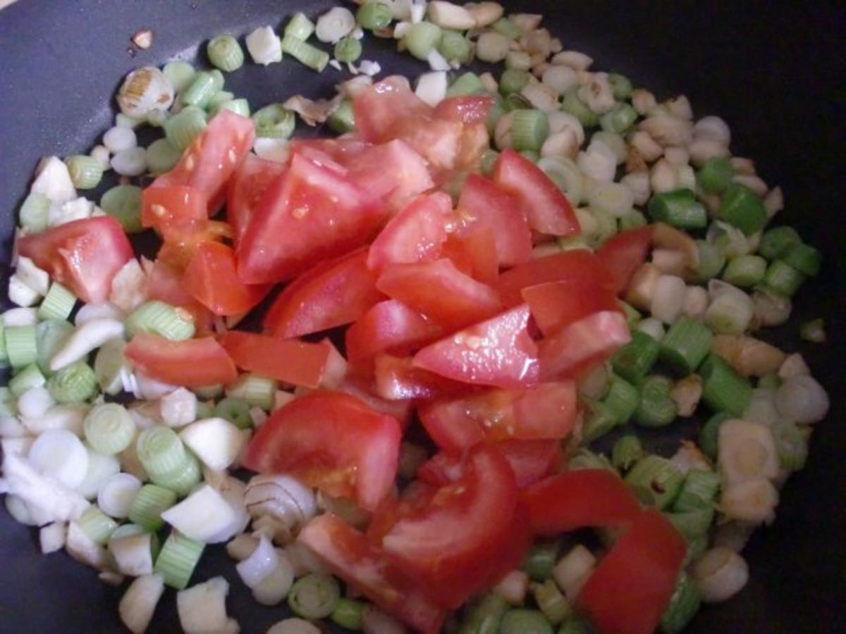 überbackene Austernpilze mit Lauchzwiebeln und Tomate - Rezept - Bild Nr. 5