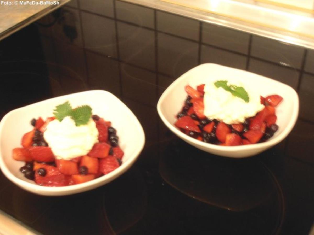 Erdbeer-Heidelbeer-Salat - Rezept - Bild Nr. 2