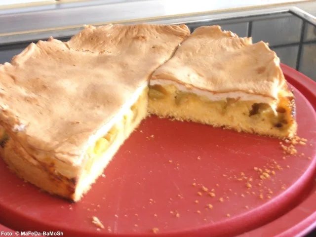 Rezept: Rhabarberkuchen mit Baiser Rhabarberkuchen mit Baiser - Rezept