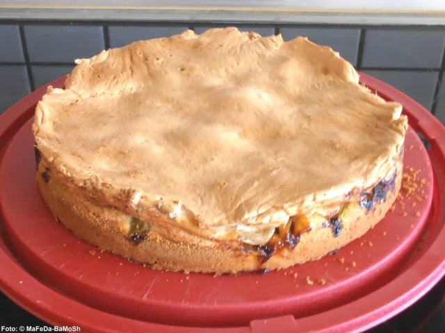 Rezept: Rhabarberkuchen mit Baiser Bild Nr. 2 Rhabarberkuchen mit Baiser - Rezept - Bild Nr. 2