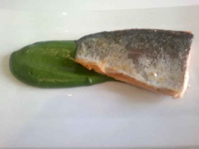 Rezept: Lachsforellenfilet auf Spinat-Parmesan-Creme Lachsforellenfilet auf Spinat-Parmesan-Creme - Rezept