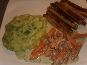 Mini Bratwürste mit Kartoffel-Bärlauch Püree und Babymöhrchen - Rezept