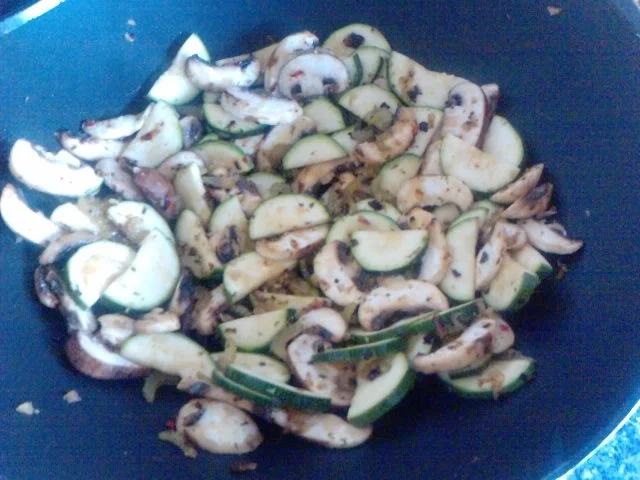 DAS GEILSTE GRILLHÄHNCHEN DES ALLGÄUS AN BRATGEMÜSESALAT - Rezept - Bild Nr. 14