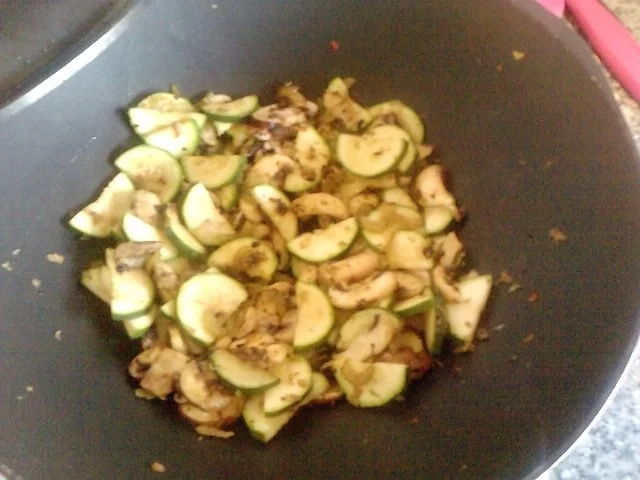 DAS GEILSTE GRILLHÄHNCHEN DES ALLGÄUS AN BRATGEMÜSESALAT - Rezept - Bild Nr. 15