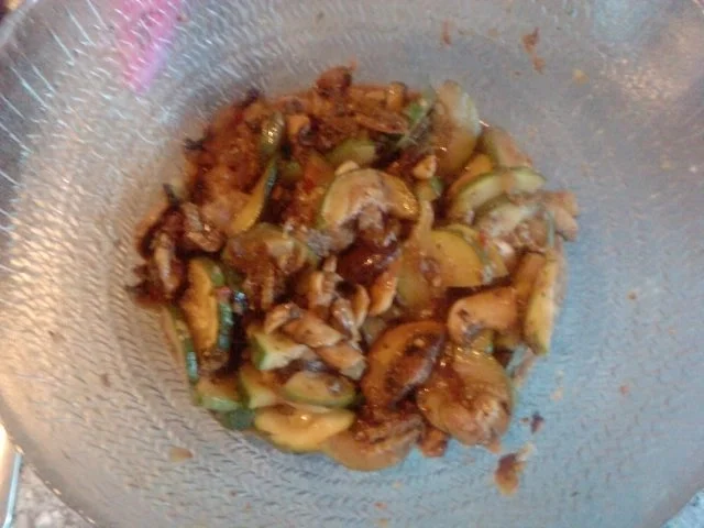 DAS GEILSTE GRILLHÄHNCHEN DES ALLGÄUS AN BRATGEMÜSESALAT - Rezept - Bild Nr. 2