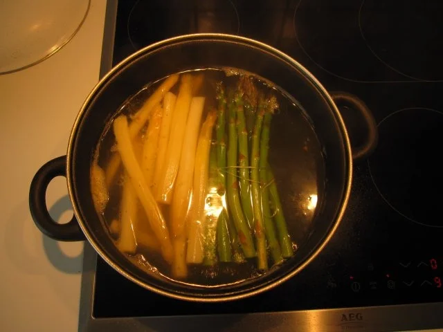 Spargelauflauf mit Spinat, Tomaten und Lachs - Rezept - Bild Nr. 3