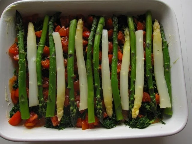 Spargelauflauf mit Spinat, Tomaten und Lachs - Rezept - Bild Nr. 7