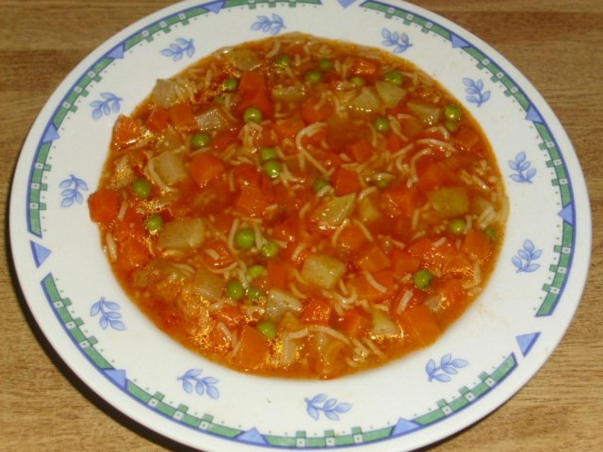 Bilder für Minestrone mit Zwiebel gewürfelt und Kohlrabi - Rezept