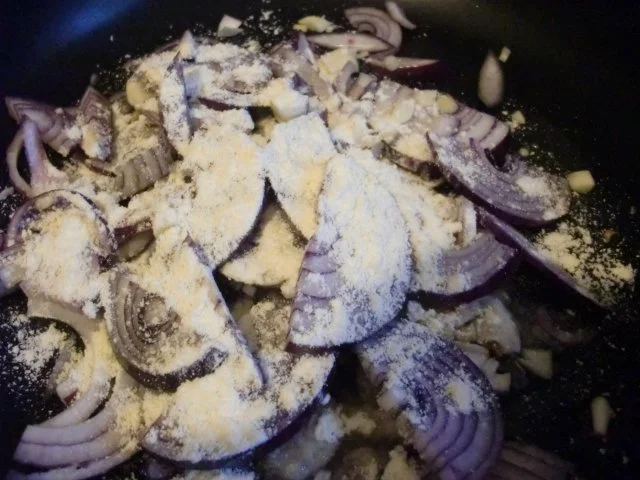 Schweine - Nieren in Zwiebel - Rotwein - Soße - Rezept - Bild Nr. 3