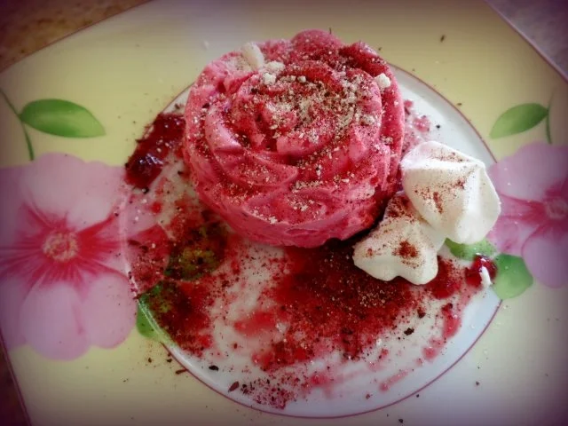 Rezept: Schnelles Beeren-Quark-Baiser-Eis Bild Nr. 2 Schnelles Beeren-Quark-Baiser-Eis - Rezept - Bild Nr. 2