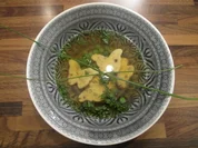 Rezept: Rinderconsommรฉ mit Morchel-Eierstich Rinderconsommรฉ mit Morchel-Eierstich - Rezept