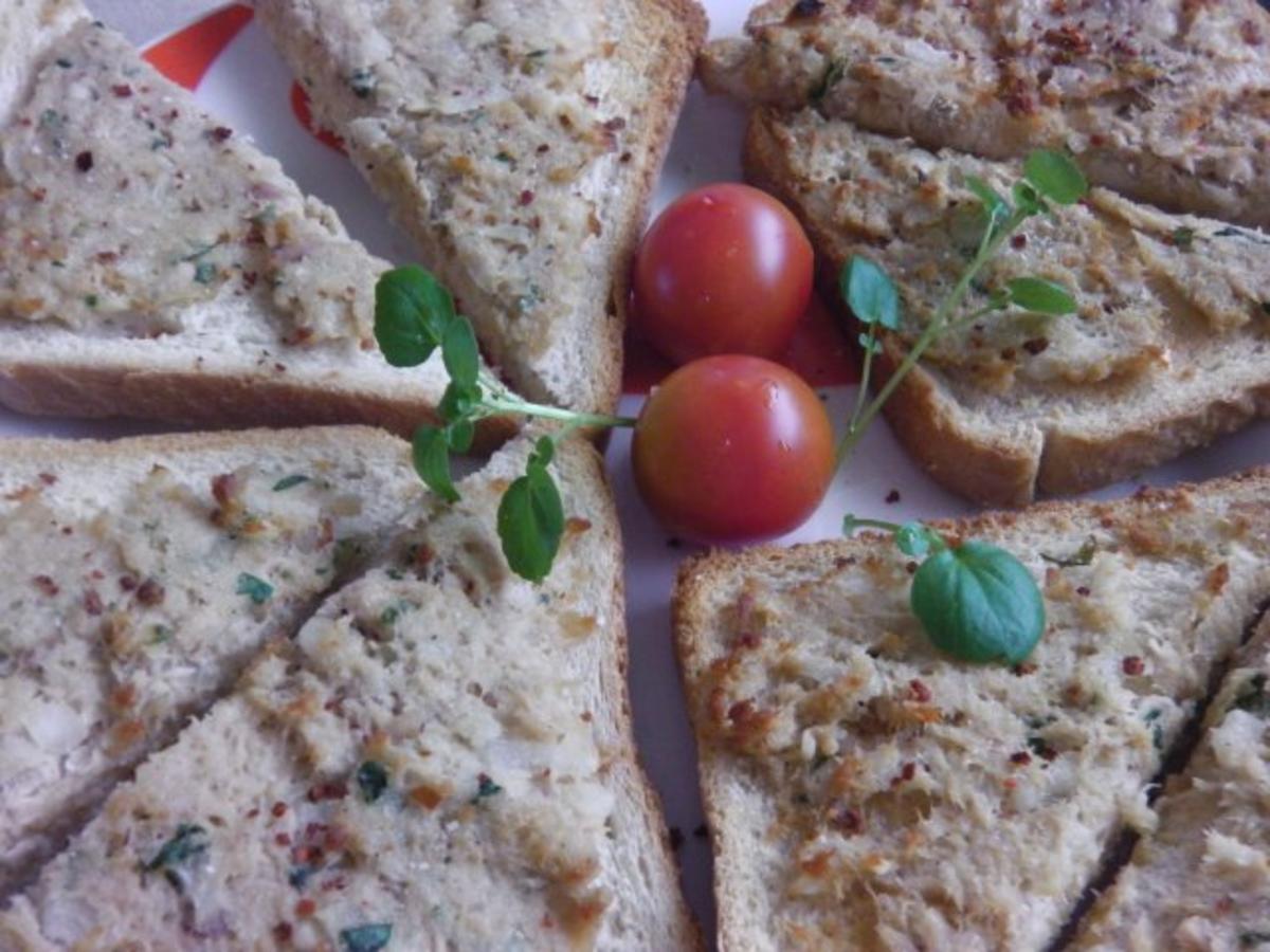 Bilder für Warme Ofenbrot-Ecken mit frischer Thunfischbutter - Rezept