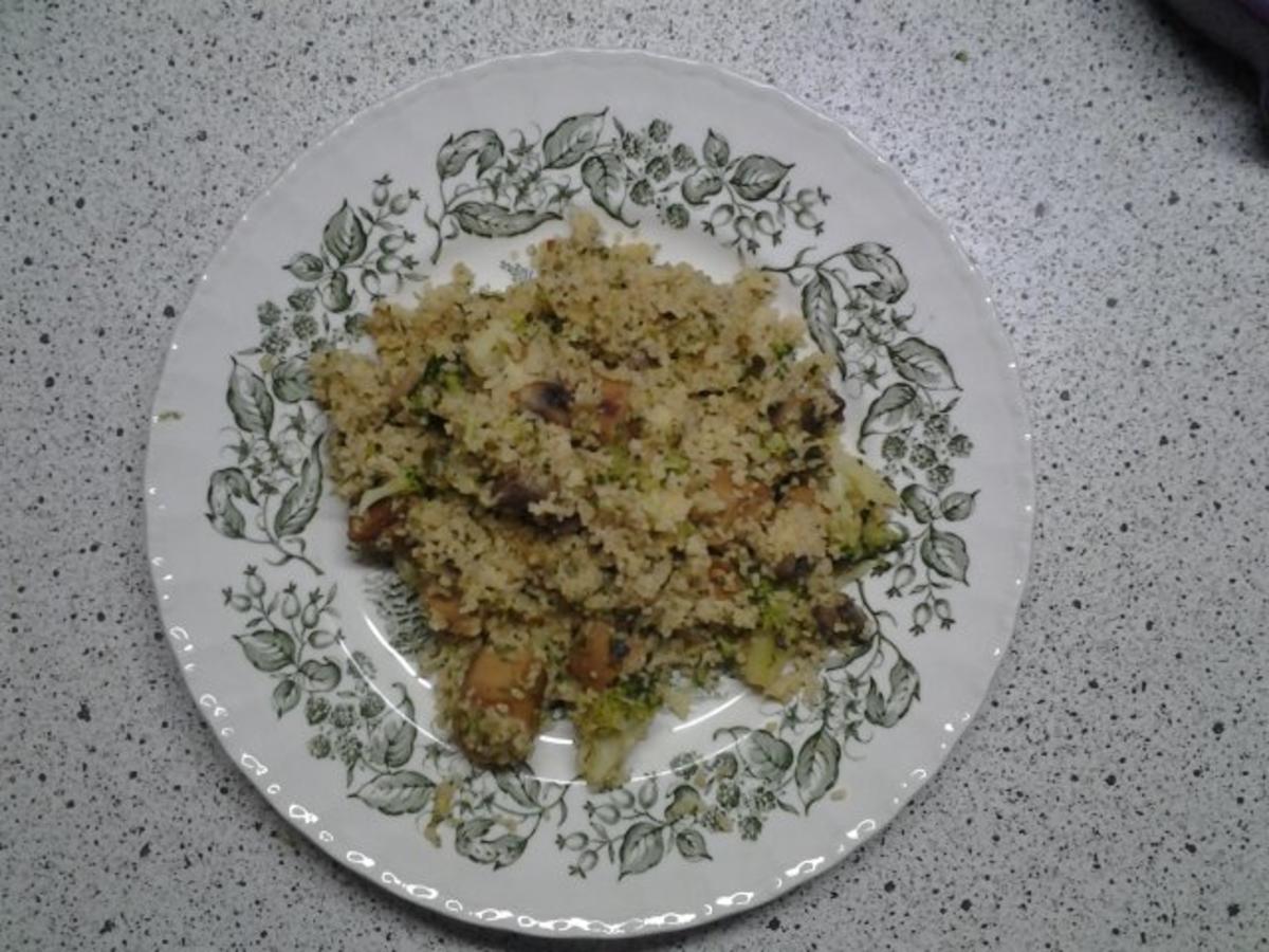 Couscous-Pfanne mit veganen Würstchen - Rezept