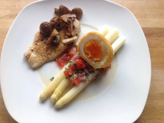 Warmer Spargelsalat mit Ei - Rezept