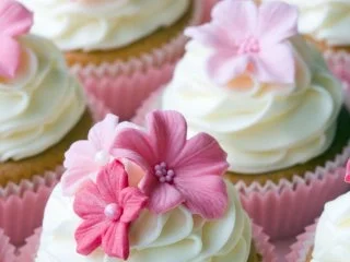 Rezept: Grundrezept: Puderzucker-Fondant Grundrezept: Puderzucker-Fondant - Rezept